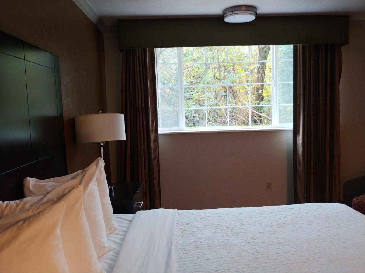 Best Western Plus Parkway Inn Wilsonville Eksteriør billede