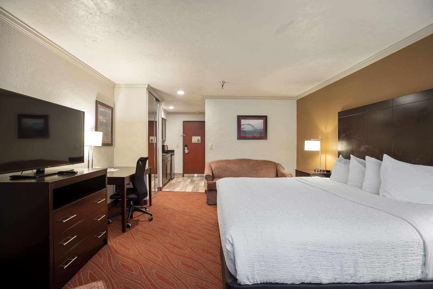 Best Western Plus Parkway Inn Wilsonville Eksteriør billede