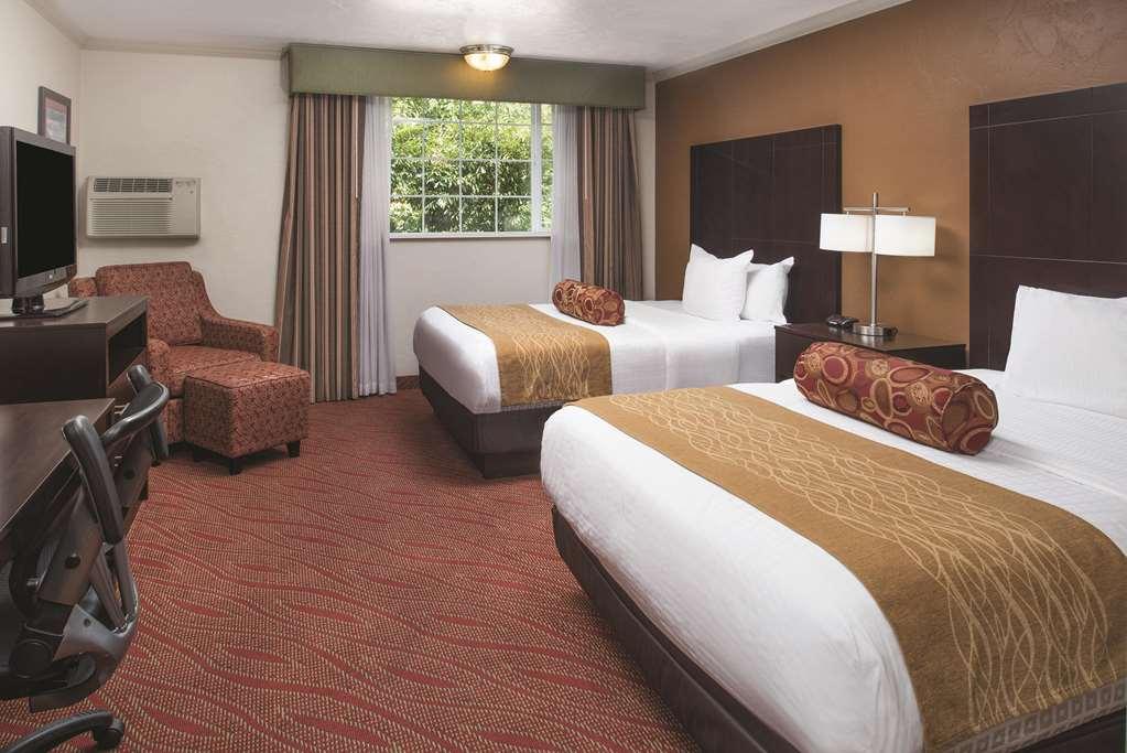 Best Western Plus Parkway Inn Wilsonville Eksteriør billede