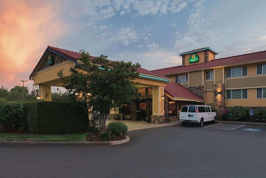 Best Western Plus Parkway Inn Wilsonville Eksteriør billede