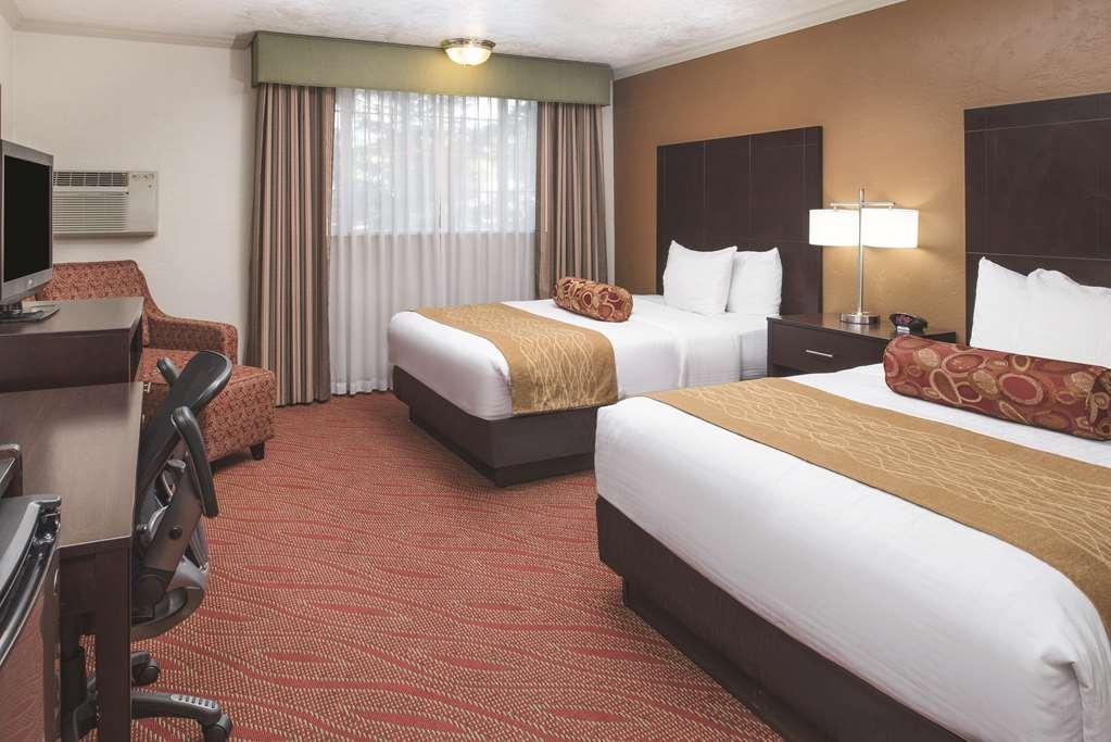 Best Western Plus Parkway Inn Wilsonville Eksteriør billede