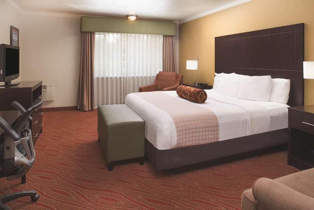Best Western Plus Parkway Inn Wilsonville Eksteriør billede