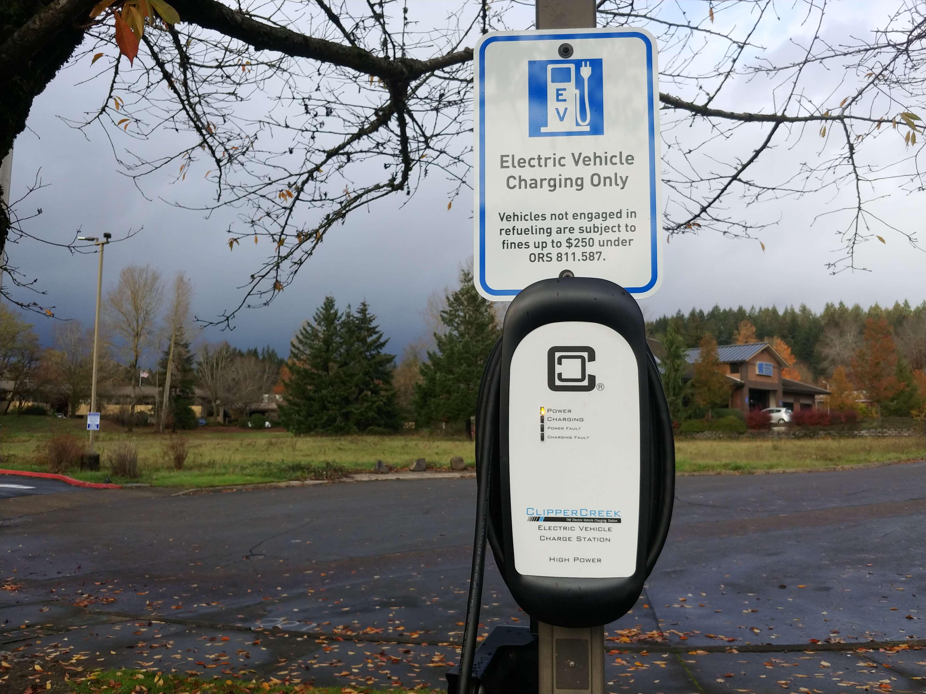 Best Western Plus Parkway Inn Wilsonville Eksteriør billede