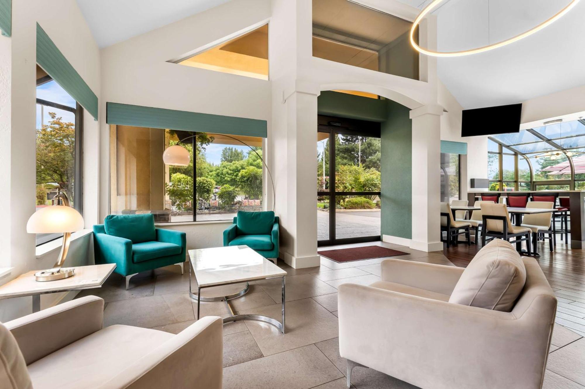Best Western Plus Parkway Inn Wilsonville Eksteriør billede