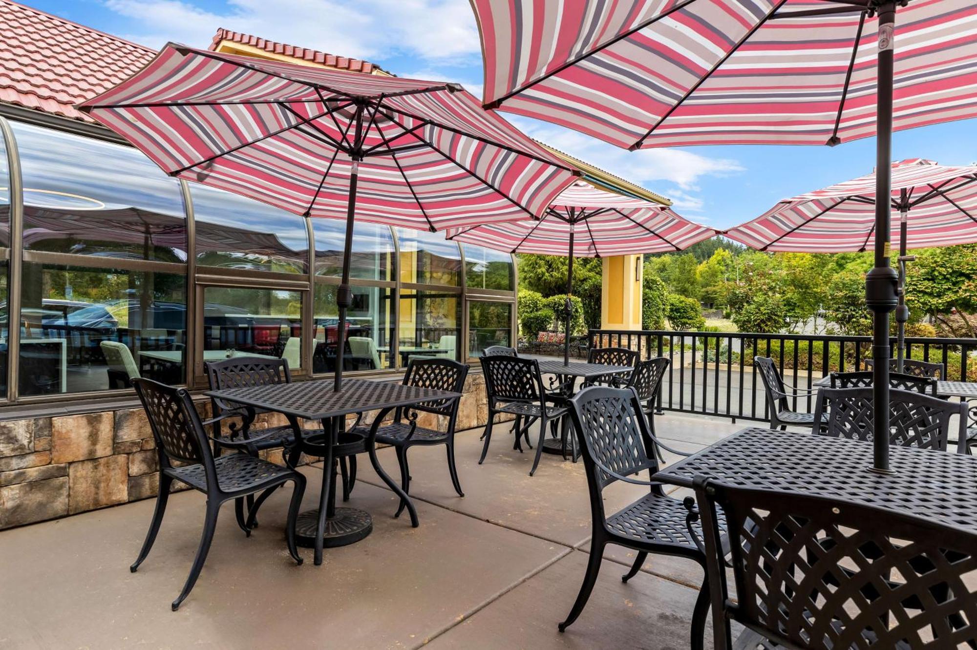 Best Western Plus Parkway Inn Wilsonville Eksteriør billede